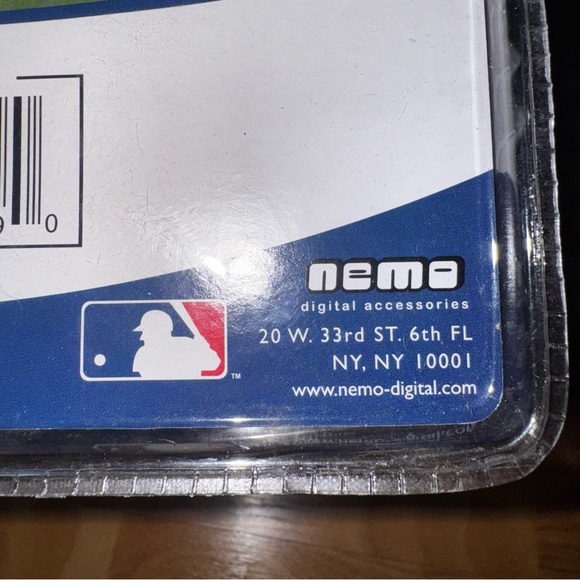 NEW MLB Officially Licensed Major League Baseball Boston Red Sox Batting Helmet - Picture 3 of 6